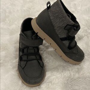 OshKosh B'gosh Gray Kids Boots